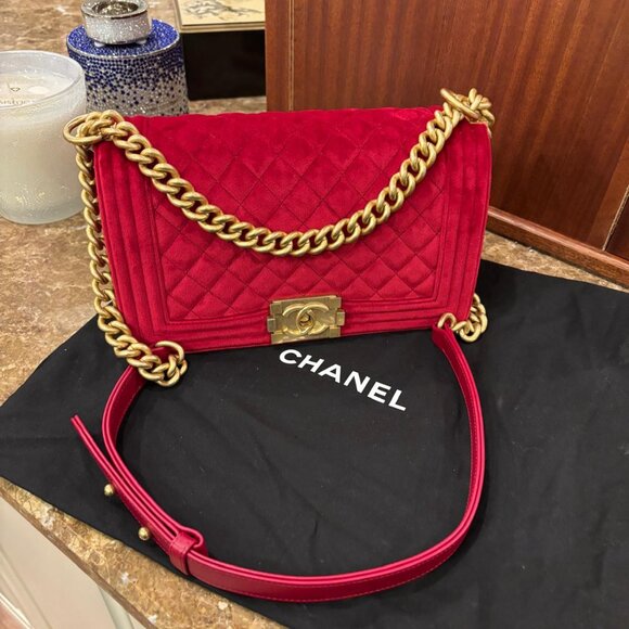 CHANEL Red Quilted Velvet Boy Bag in Gold Hardware - Picture 4 of 8